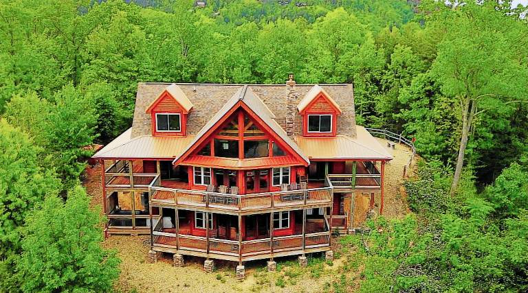 Cabin with pool, hot tub & barbeque | Mountain view — photo 2