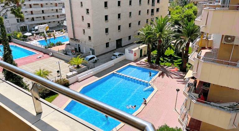 Apartment with private pool & patio | Next to the beach | Pets are welcome in Cambrils