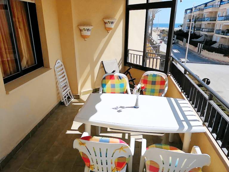 Family-oriented beautiful holiday apartment with terrace, pool & garden | Beach nearby | Dogs allowed — photo 4