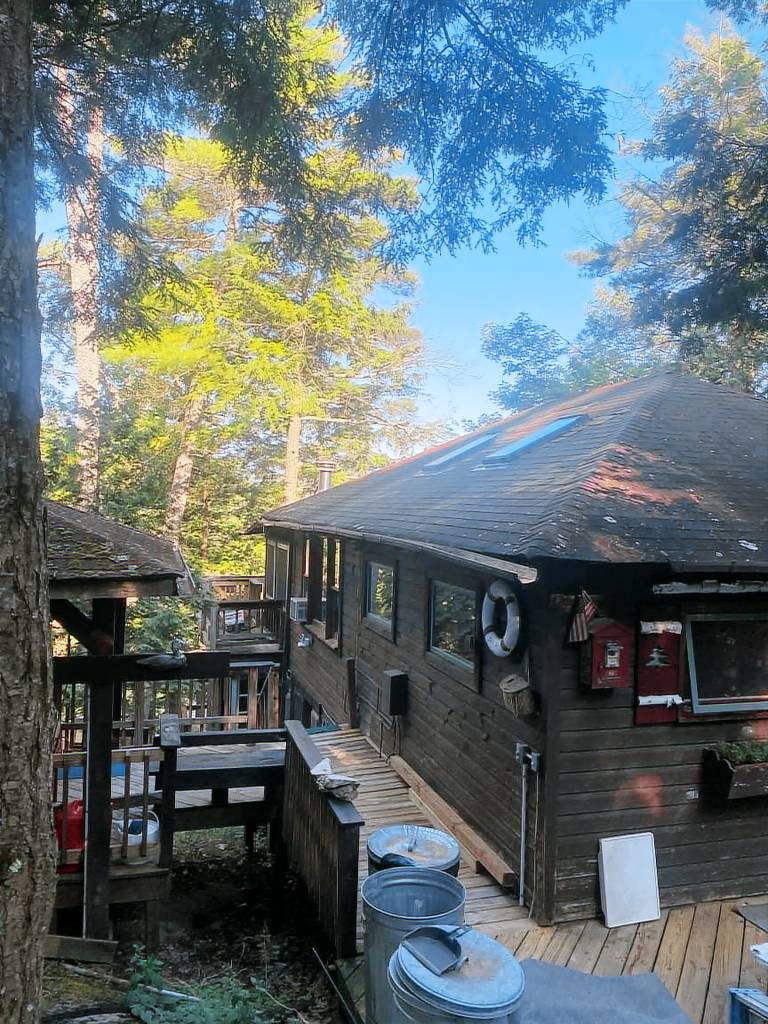 Cabin  Putnam Station