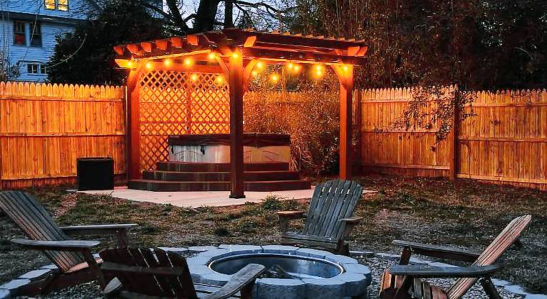 Pleasant vacation home with hot tub | Pets allowed in Luray, VA