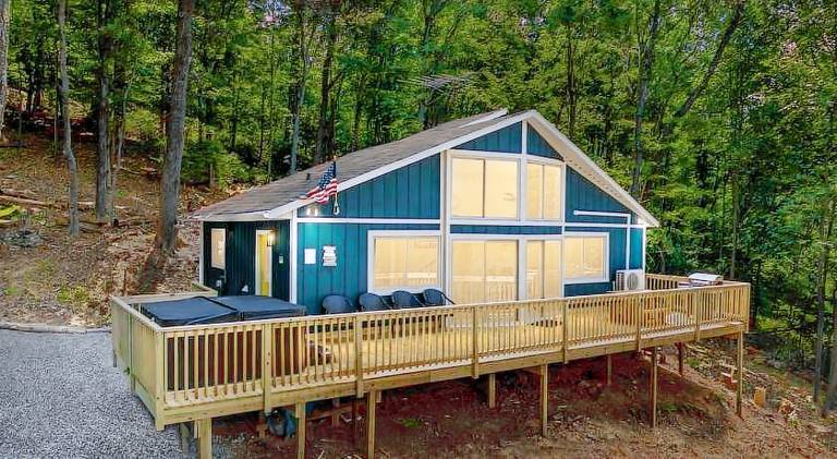 Ample vacation home | Pet-friendly in Shenandoah, MD