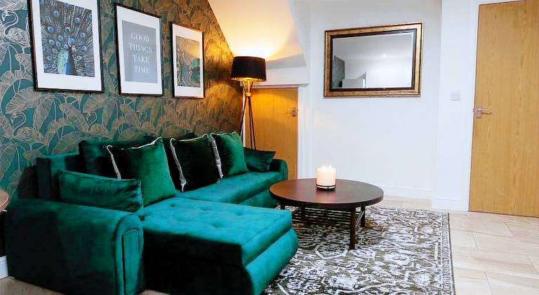 Apartment | Next to Cardiff Castle | Pets are welcome — photo 2