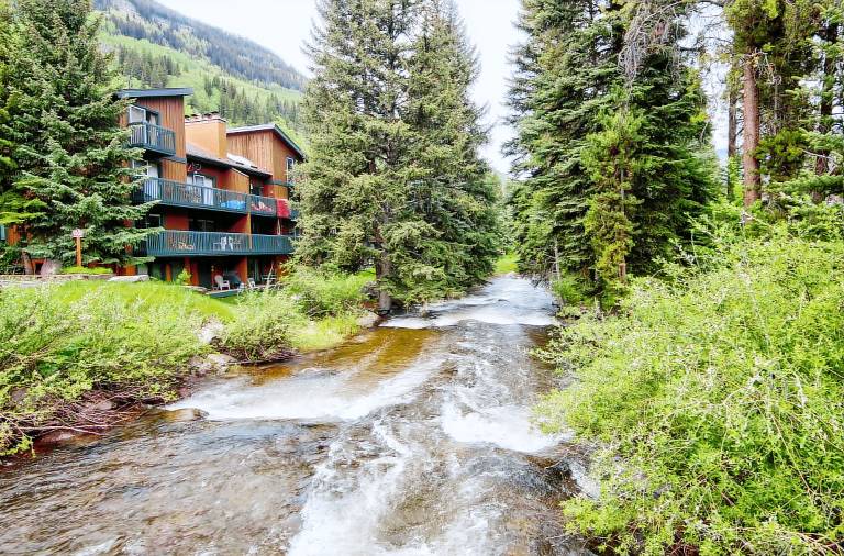 New Listing! Ground Floor Unit 10 mins to Vail Tennis Courts — photo 2