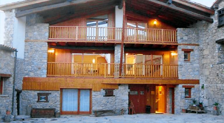 Pleasant house with terrace, garden & jacuzzi | Pets allowed — photo 3