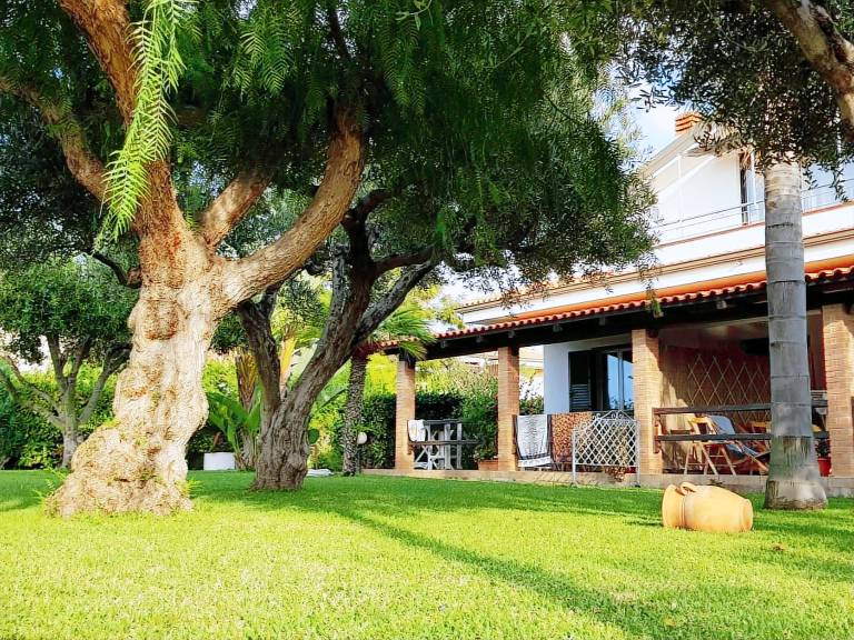 Rental apartment with garden, BBQ & patio | Pet-friendly — photo 4