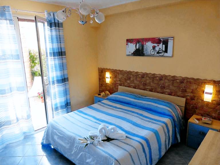 Pleasant rental apartment with pool, yard & patio | Next to the beach | Pets allowed in Mascali