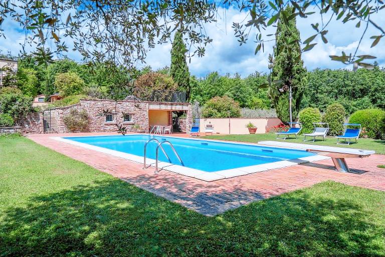 Villa with BBQ, garden & private pool — photo 3