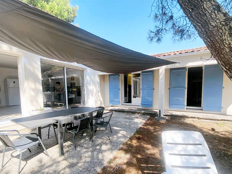 Fully equipped vacation home with yard | Close to the beach | Pet-friendly — photo 5