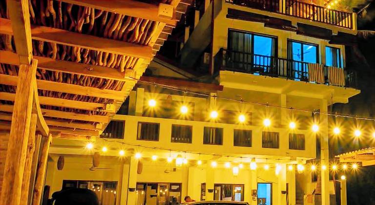 Chill House make a Good Story with infinite Ocean Surf and Stay in Weligama