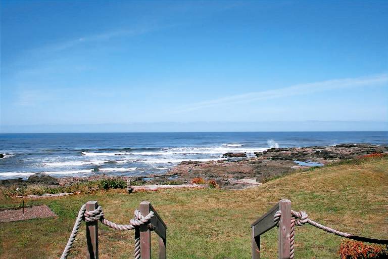 House  Yachats