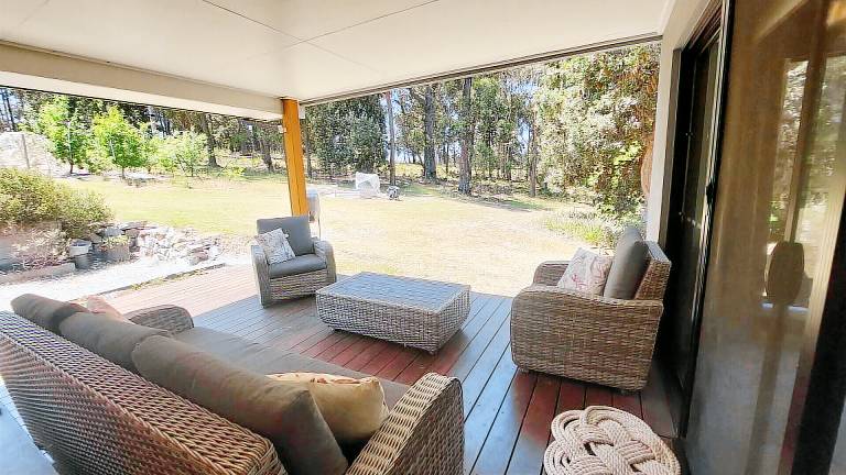 House Lake Tyers Beach