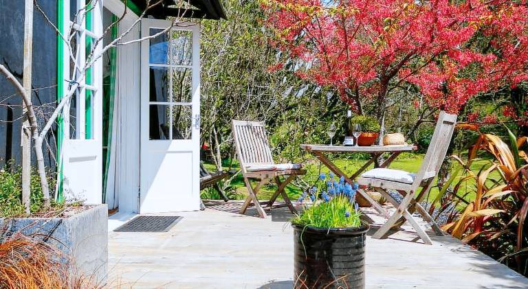 Lodge with patio, yard & BBQ — photo 4