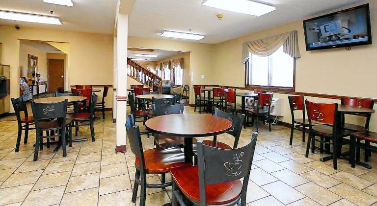 New Victorian Inn & Suites Kearney — photo 3