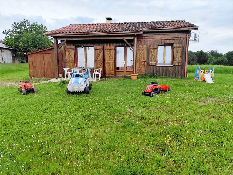 Vacation home with yard & BBQ — photo 3