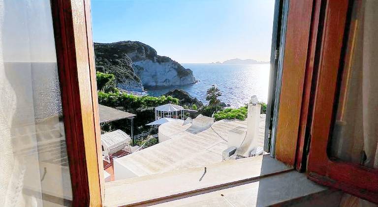 Rental apartment with 1 room for 5 persons in Ponza