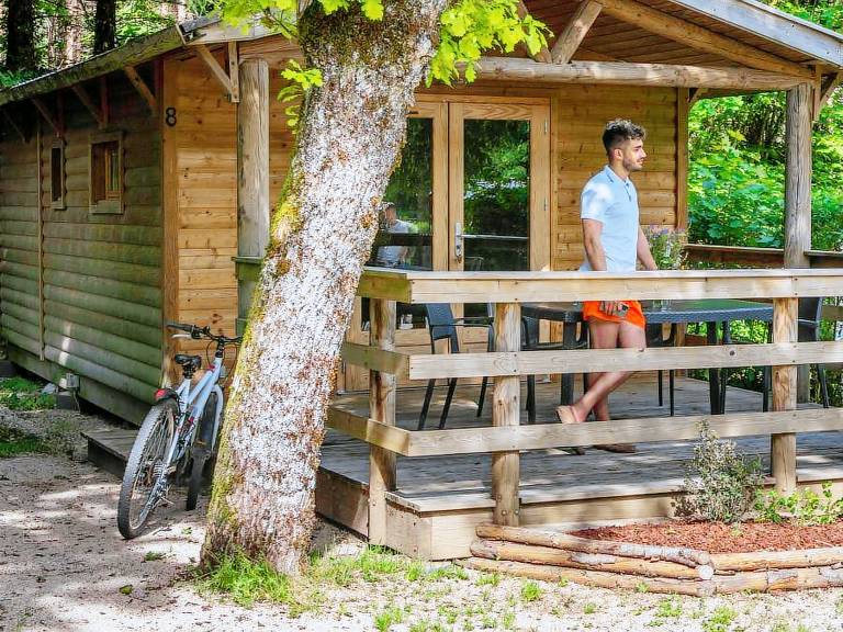 Chalet with terrace & heated pool — photo 4