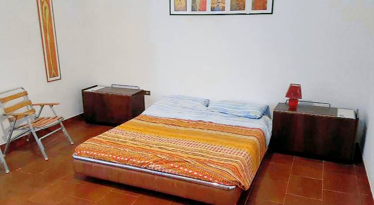 House with 1 room for 5 persons in Foggia