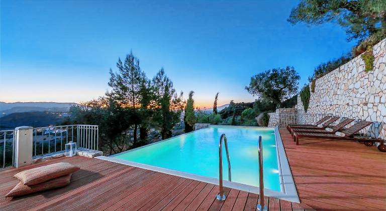 Villa with patio, yard & private pool — photo 3