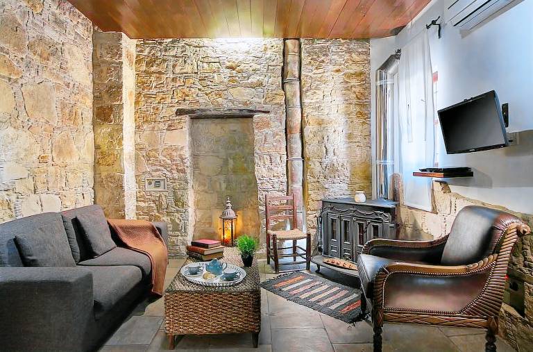 Accommodation  Agios Amvrosios