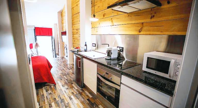 Rental apartment with pool & hot tub — photo 2