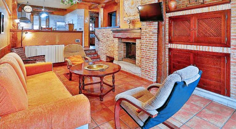 Fully equipped big house with patio, garden & barbeque | Good for workation | Pet-friendly — photo 3