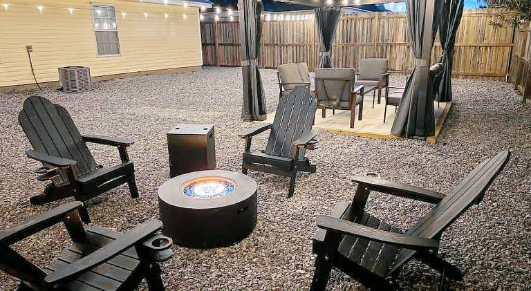 Sunset Beachside Getaway, 6 mins WALK to the Beach in Panama City