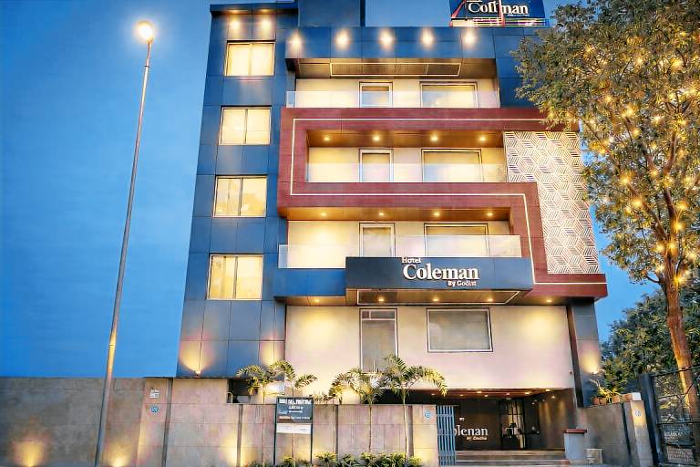 Qotel Signature Coleman Janakpuri