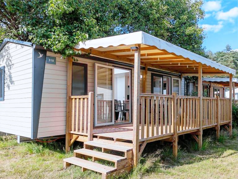 Child-friendly chalet with pool & patio | Dogs allowed — photo 2