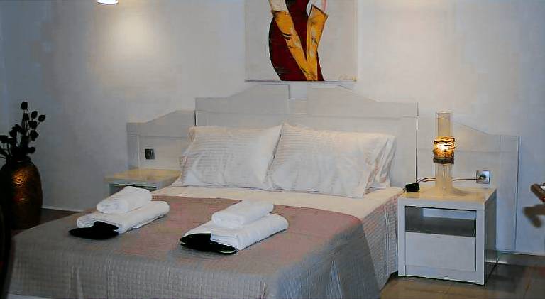 Lovely holiday apartment | Close to the beach | Pet-friendly in Platanias