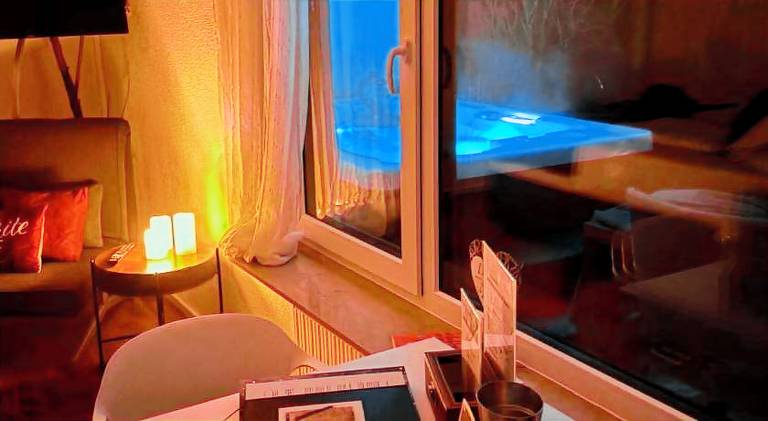 ROSMARIN - Kuschelige Fewo - Romantik & Entspannung im Whirlpool auf privater Terrasse, Ruhe & Hund in Ueberlingen