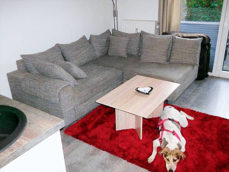Lovely holiday apartment with patio & yard | Dogs allowed — photo 2