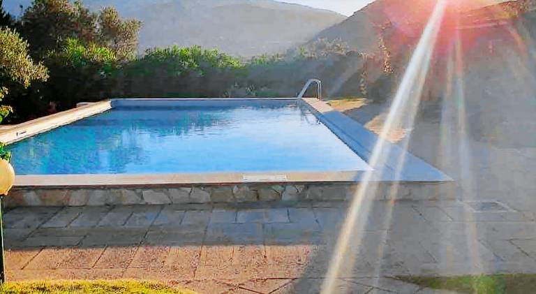 Apartment with pool — photo 3