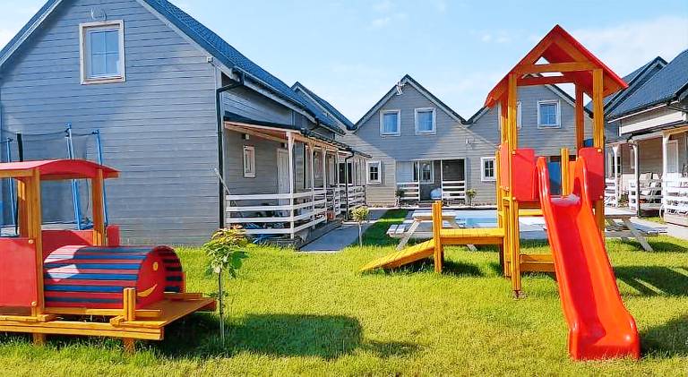 Lodge with grill & private pool in Rewal