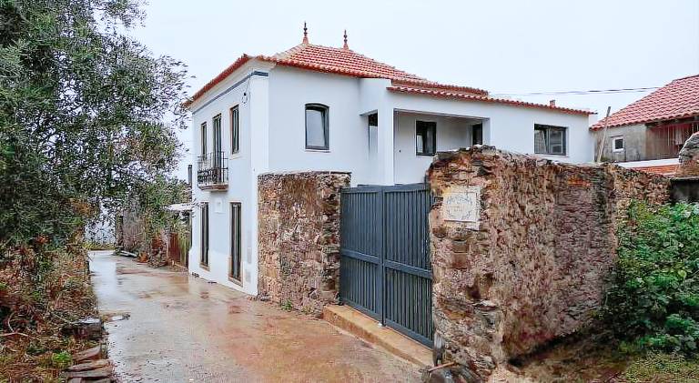 Villa with patio in Coimbra