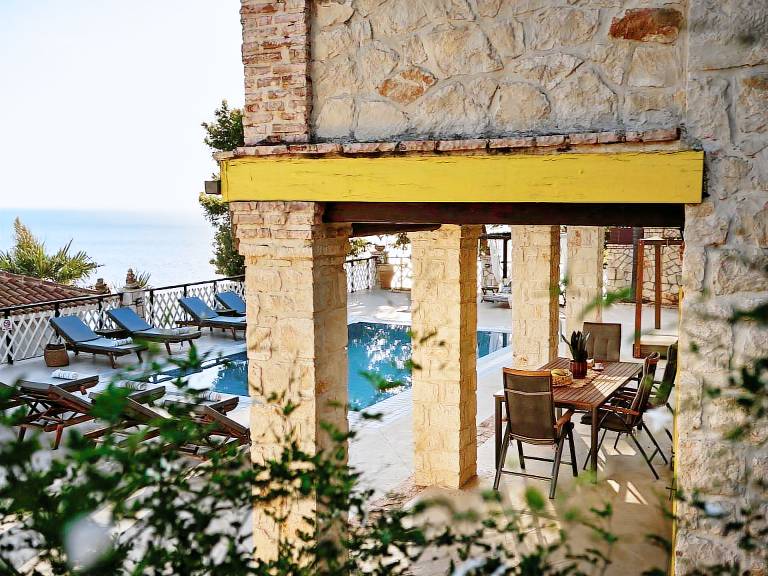 Fully equipped villa with garden, BBQ & pool | Pets allowed in Zakynthos