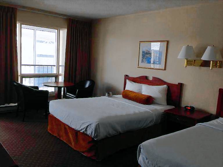 Knights Inn - Lethbridge AB — photo 5