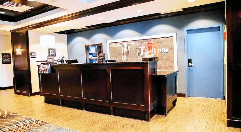 Hampton Inn & Suites Sharon — photo 5