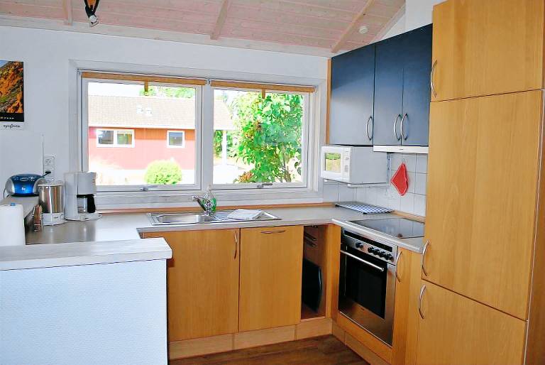 Fully equipped pleasant vacation home with terrace, yard & barbecue | Dogs allowed — photo 4