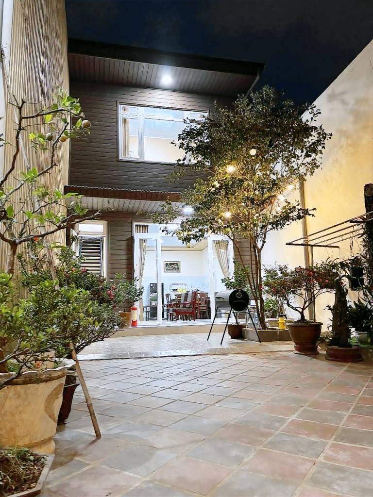 Vacation home with yard, barbecue & terrace in Da Lat
