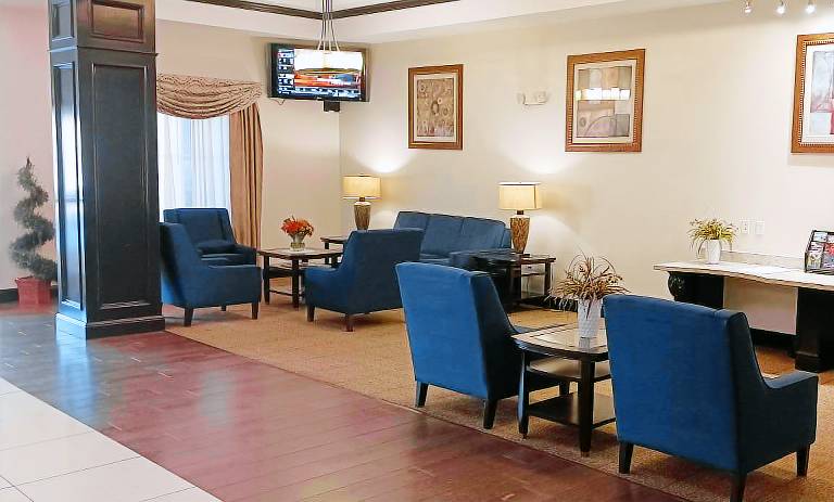 Red Roof Inn & Suites Longview — photo 2