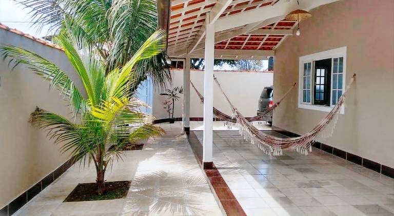 House with pool — photo 4