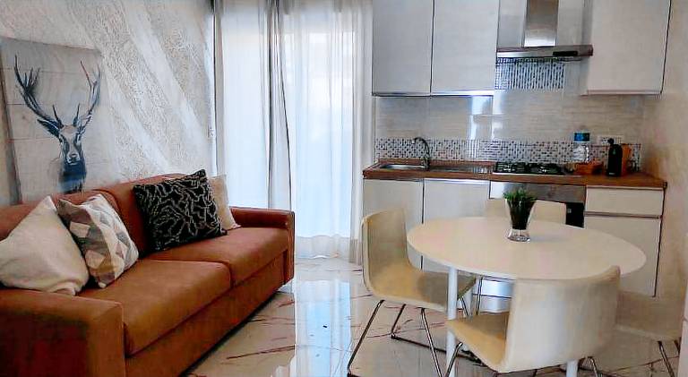 Rental apartment with pool, yard & terrace — photo 2