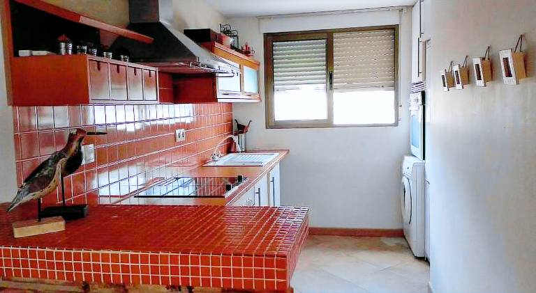 Apartment with pool & garden — photo 4