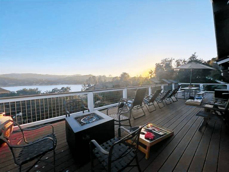House Lake Nacimiento