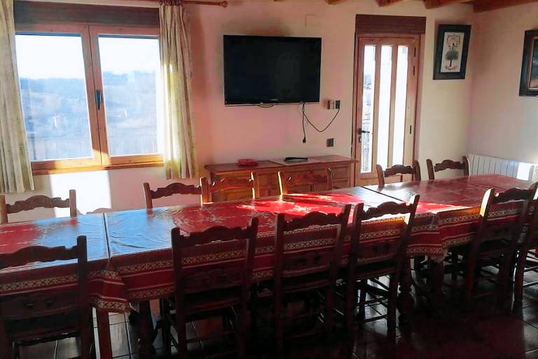 Vacation home with barbeque, garden & terrace | Mountain view — photo 5