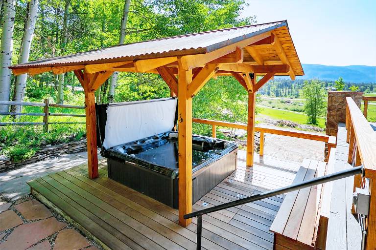 Amazing Luxury Home - Views/Hot Tub/Fire Pit/Ping Pong - 3 Miles to Purg — photo 3