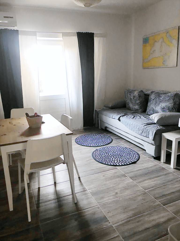Apartment with patio | Sea view — photo 2
