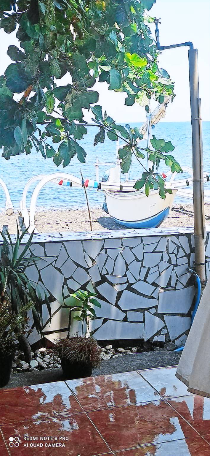 Vacation home with patio | Beach nearby | Pet-friendly — photo 5