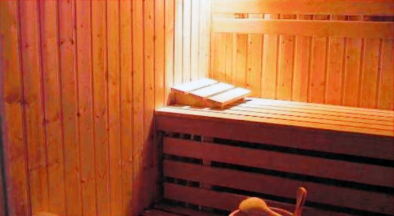 Holiday apartment with hot tub & pool — photo 5